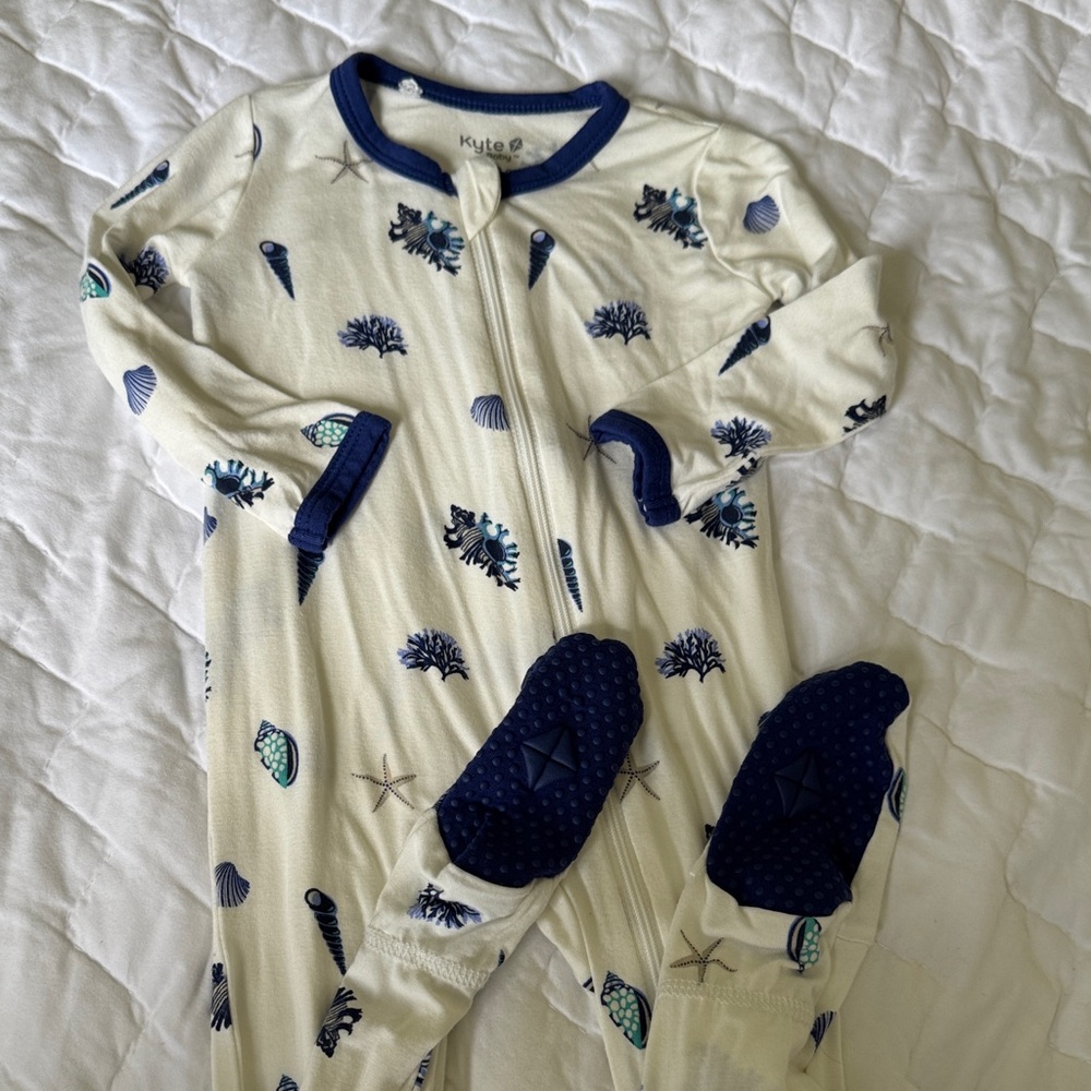 Kyte BABY Cream and Navy Shell-Print Footed One-Piece